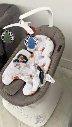 Mamaroo bouncer