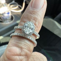 Size 7 1ctw Oval Diamond Halo White Gold Engagement Ring With Matching Band