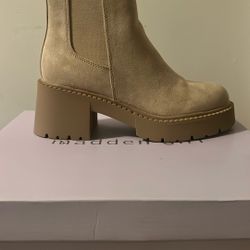 Boots Women’s 7.5