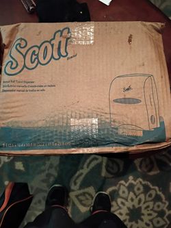 New Scott's Paper Towel Dispenser