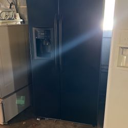 Side-by-side icemaker 36 inch fridge GE black Frigidaire white