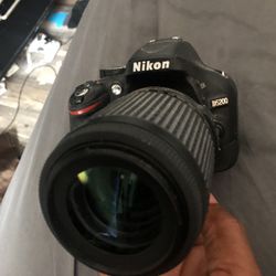 Nikon D5200 & Nikon 100