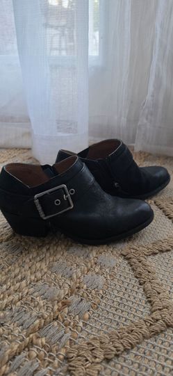 Women's shoes