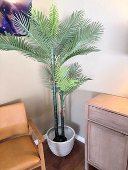 6’ faux palm and pot