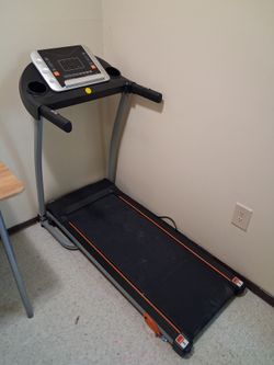 Folding Treadmill with Digital Console