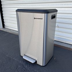 Trash Can / 12-Gallon / Pedal Lid Opener
