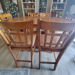 Kitchen Table And 6 Chairs 