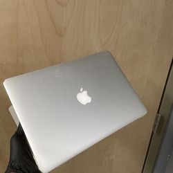 MacBook Air 2017 ~ 128gb ~ Silver