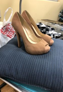 New size 6 peep pump heels