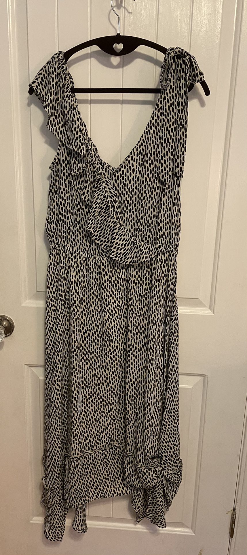 Womens Who What Wear Black and White Wrap Sundress Medium. 