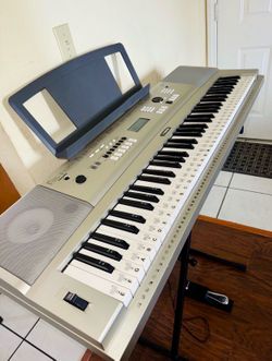 Yamaha 76-key portable keyboard