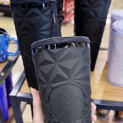 Stylish Starbucks tumbler — Limited stocks available