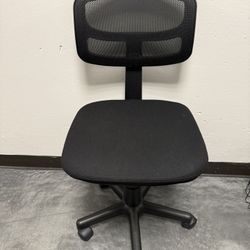 Mainstays Mesh Task Chair with Plush Padded Seat, Teens and Adult, Black/Black