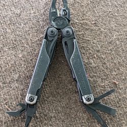 LEATHERMAN Surge Multi-tool