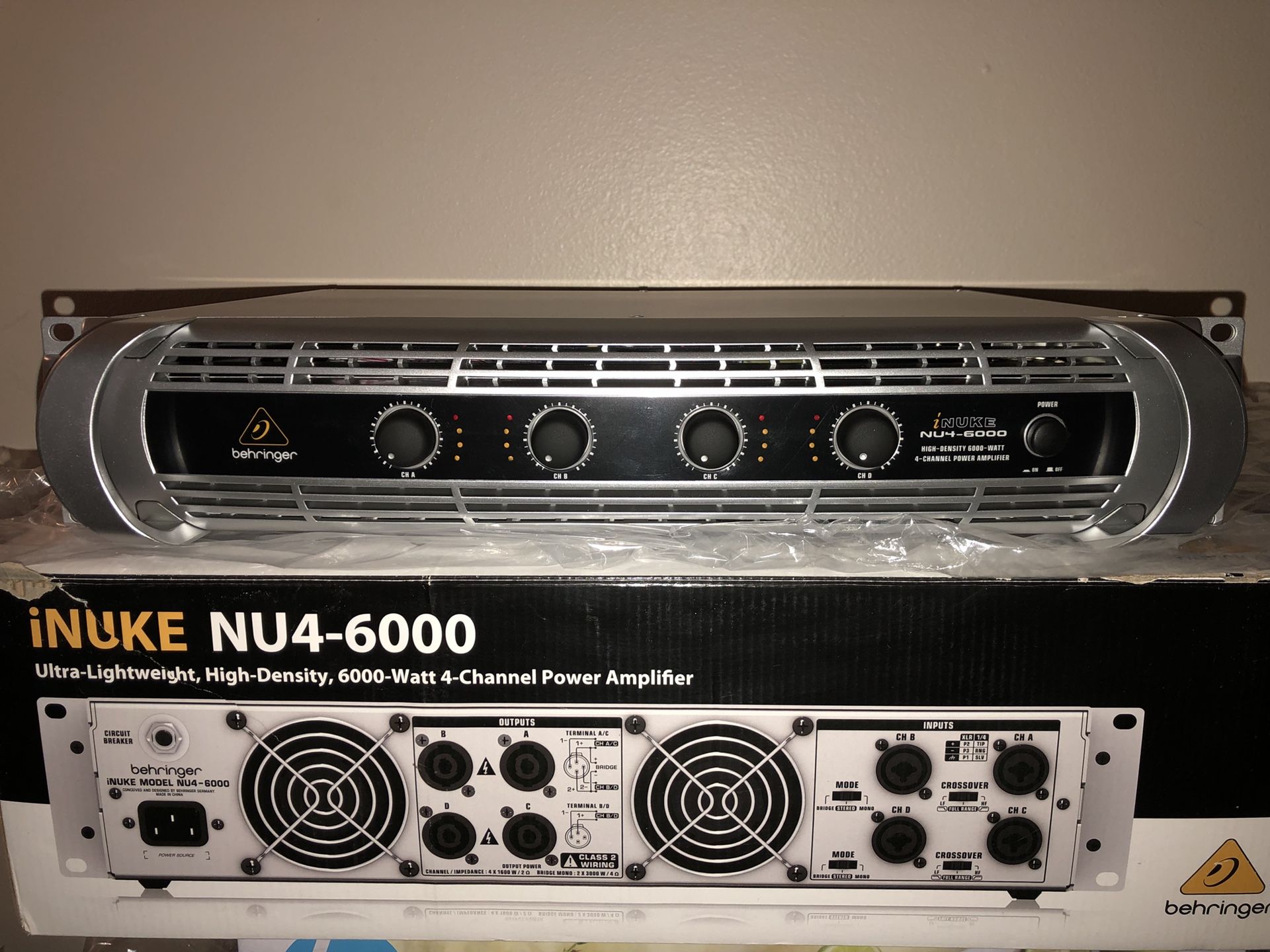 Behringer iNuke NU4-6000 Power Amplifier