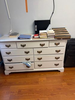 Dresser for Sale Pick Up Only ASAP