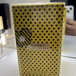 Marc Jacob’s Honey Eau de Parfum Spray 3.3 fl oz 100ml