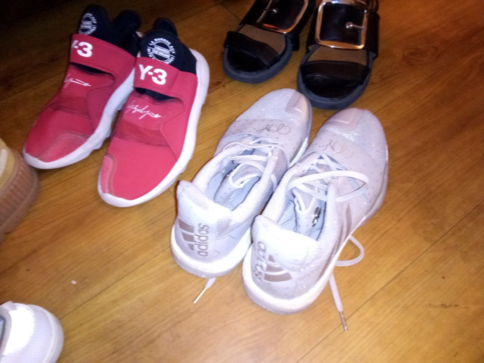 Assorted woman's shoes from size 4.5 to 7.5 near or brand new