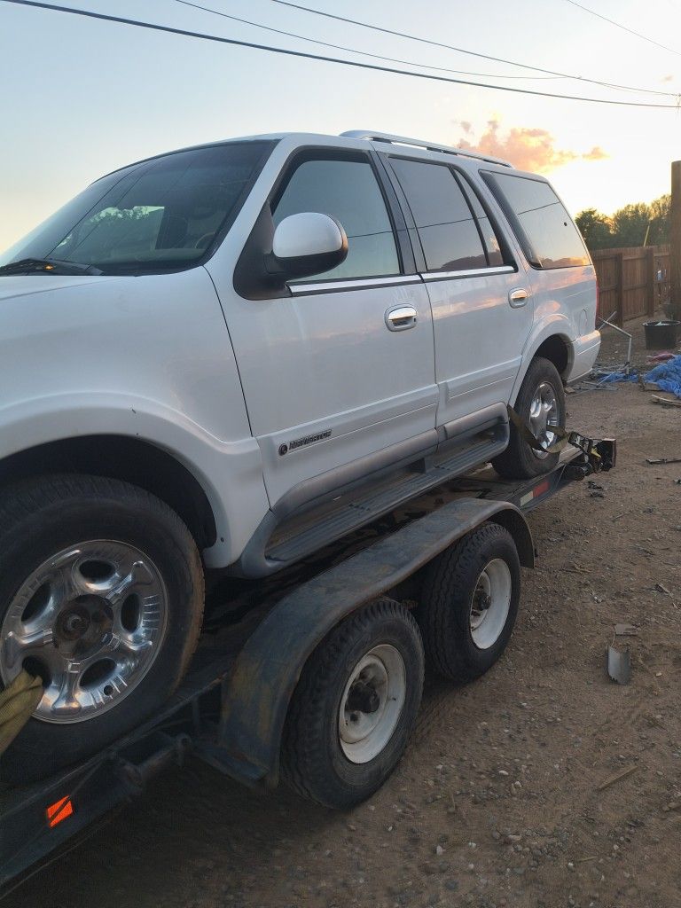 98 Lincoln Navigator For Parts