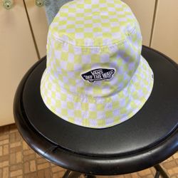 Vans Women’s Bucket Hat. Neon yellow