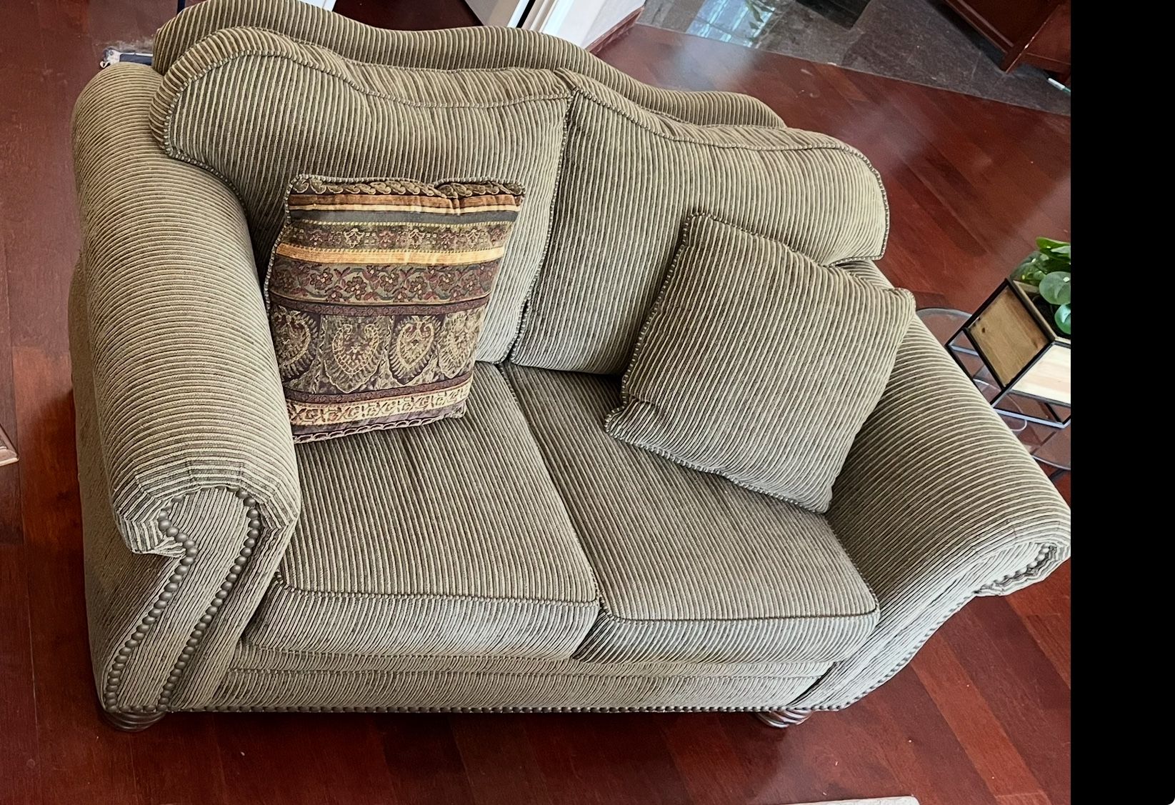 Hartwell Loveseat Couch