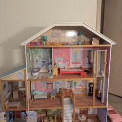 HUGE Barbie Set-Kidkraft House, Furniture, Barbie Kids Dream house, Barbie Closet/Clothes, Barbie Camper, Over 50 Dolls And So Much More!!!
