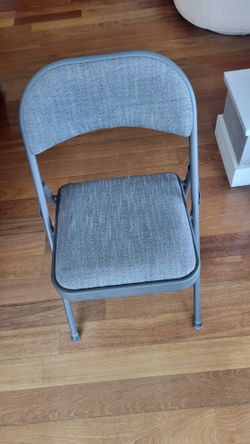 Folding chairs - 6 chairs