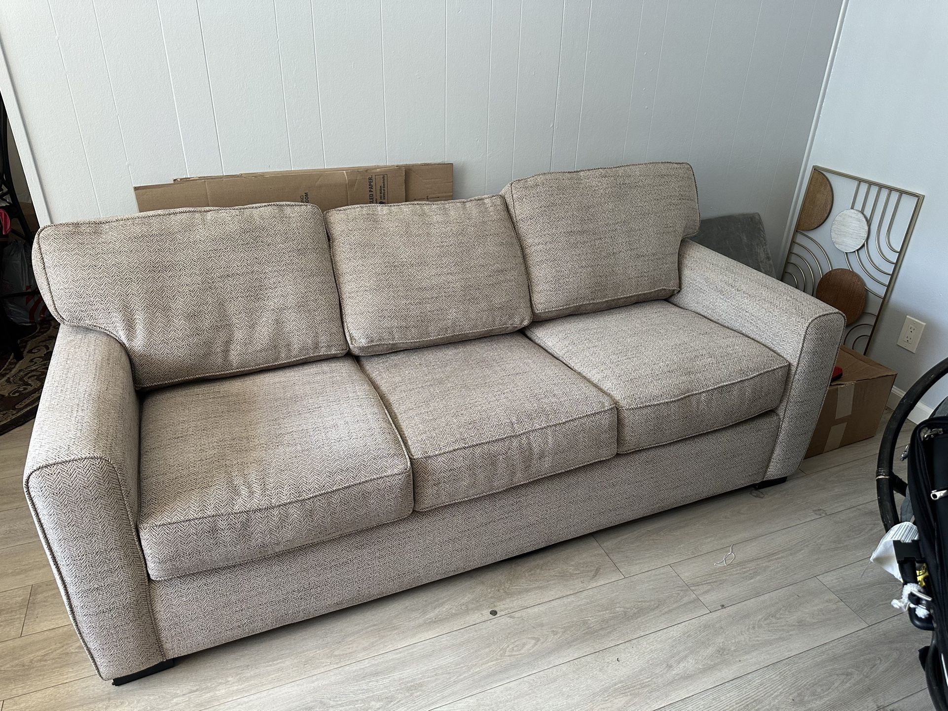 Living Spaces (Sofa/Loveseat)