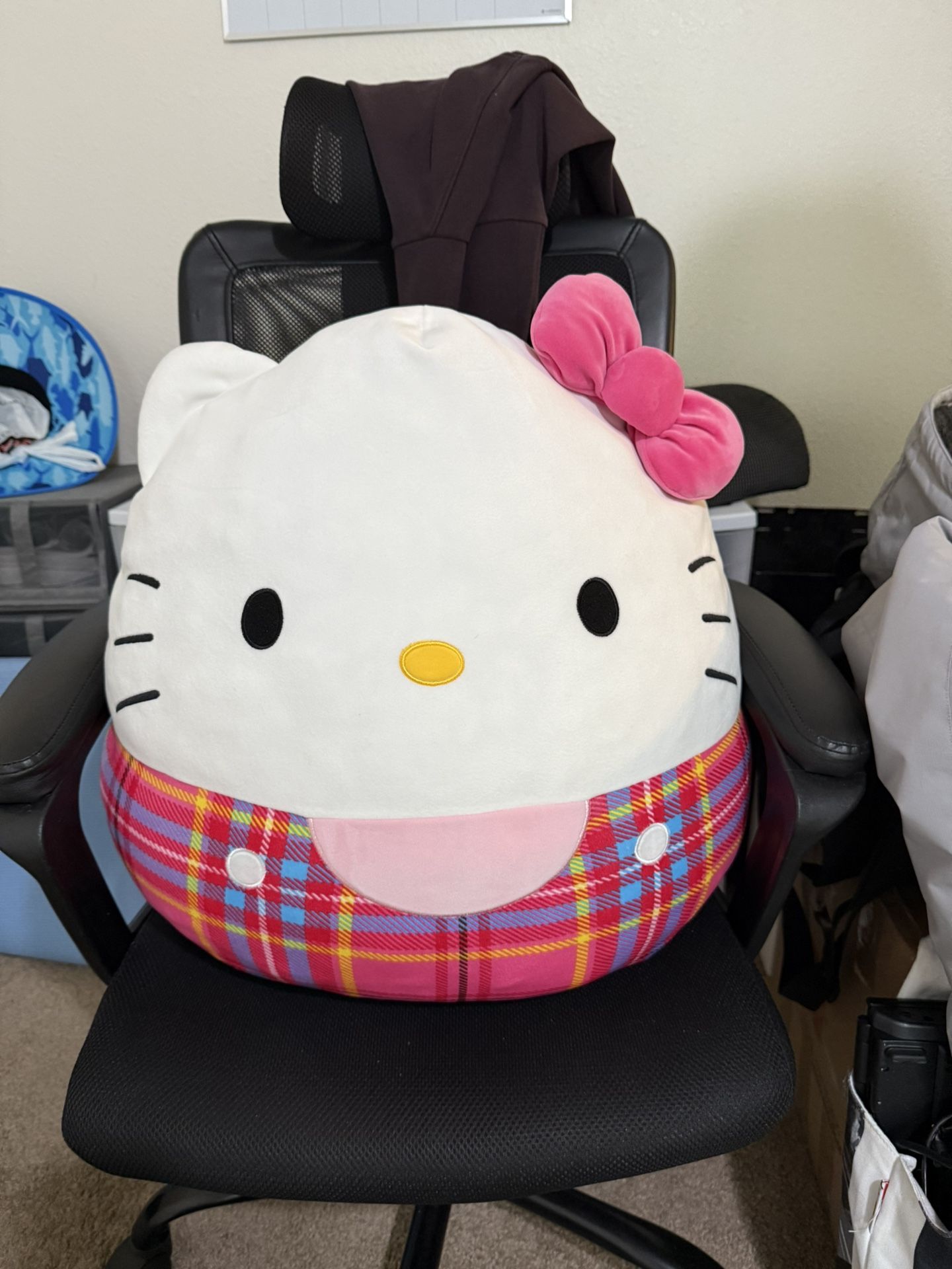 Hello kitty Squishmallow
