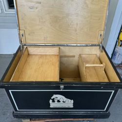 Phoenix West Wood Tack trunk