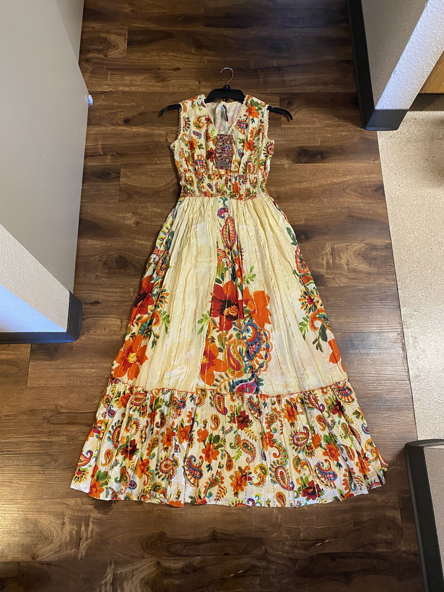 Brand New Woman’s Me 2 Magic brand Yellow Floral Dress Up For Sale