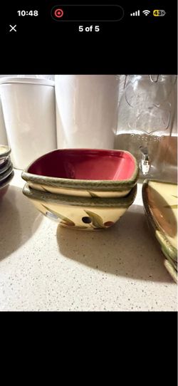 Dinnerware Set