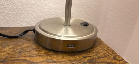 Lamp with USB port