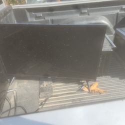 the ones 32 INCH SMARTtv 