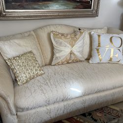 Vintage Beige Couch 