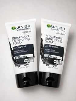 Garnier SkinActive Blackhead Eliminating Scrub