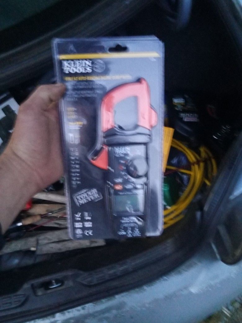 Klein Tools 600a Ac Auto Ranging Digital Clamp Meter