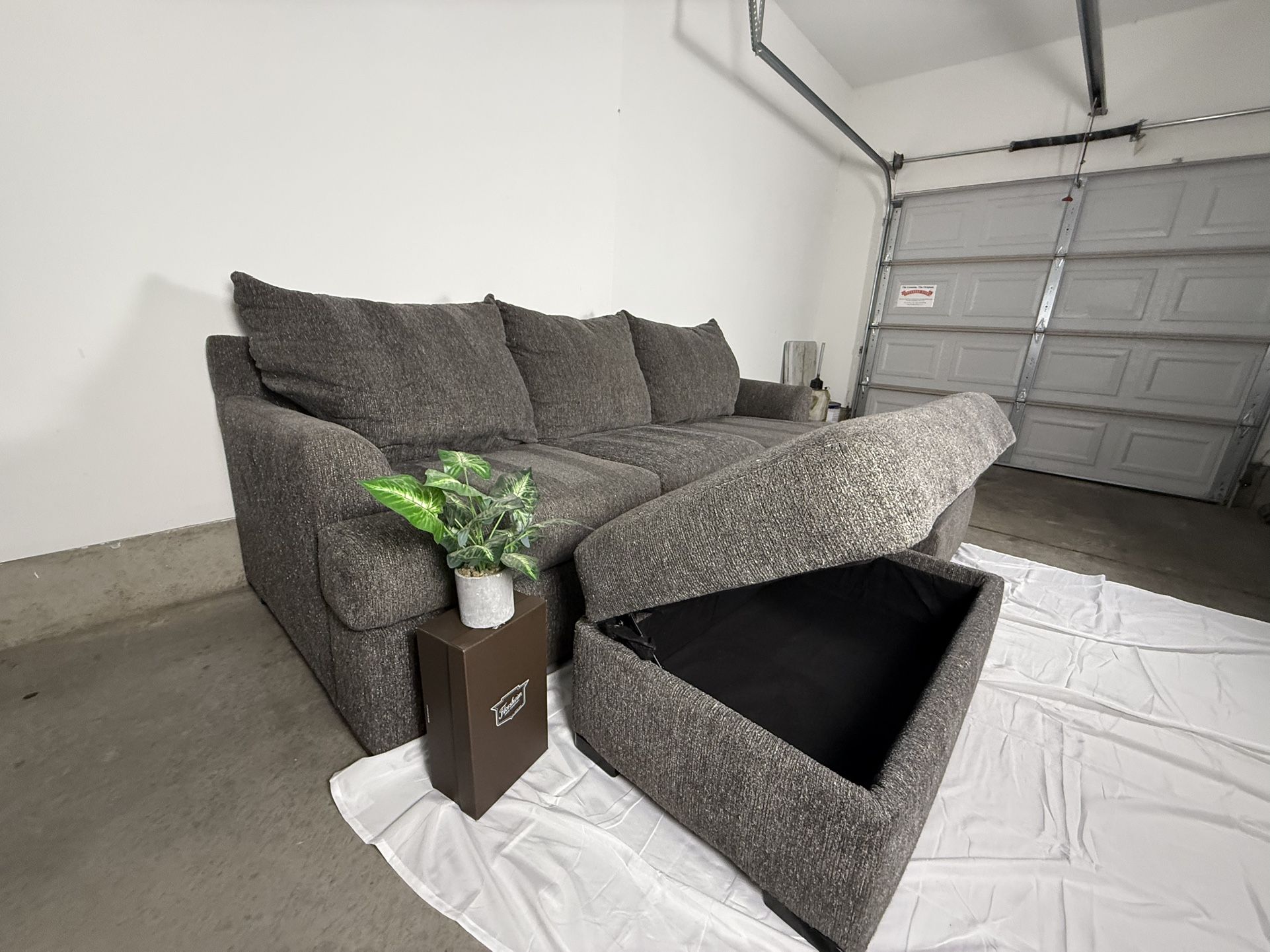 Beautiful Sectional Couch 