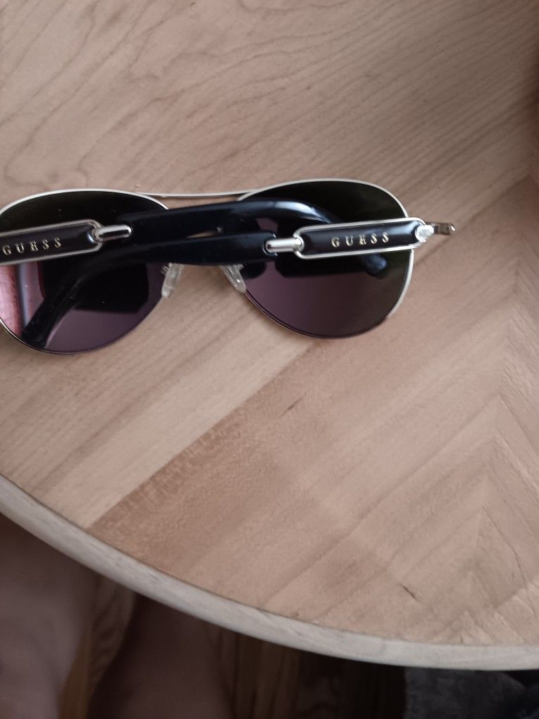 GUESS SUNGLASSES 
