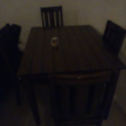 Kitchen table https://offerup.co/faYXKzQFnY?$deeplink_path=/redirect/ leather seats