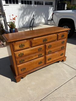 MCM Dresser 7 drawes
