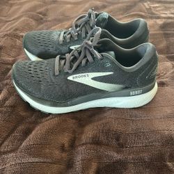 Brooks Ghost 16
