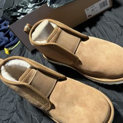 Men’s Uggs Size 8