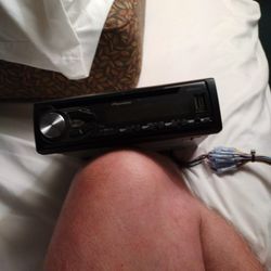 Pioneer Car Stereo  Works And Sounds Greatev