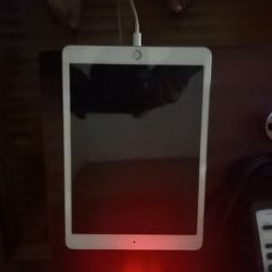 8th gen ipad with case and keyboard