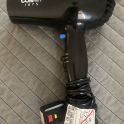 Set Conair 1875 Watt Mid-Size Styler Hair Dryer + Revlon One-Step Volumizer and Hair Dryer Brush, Black $70 