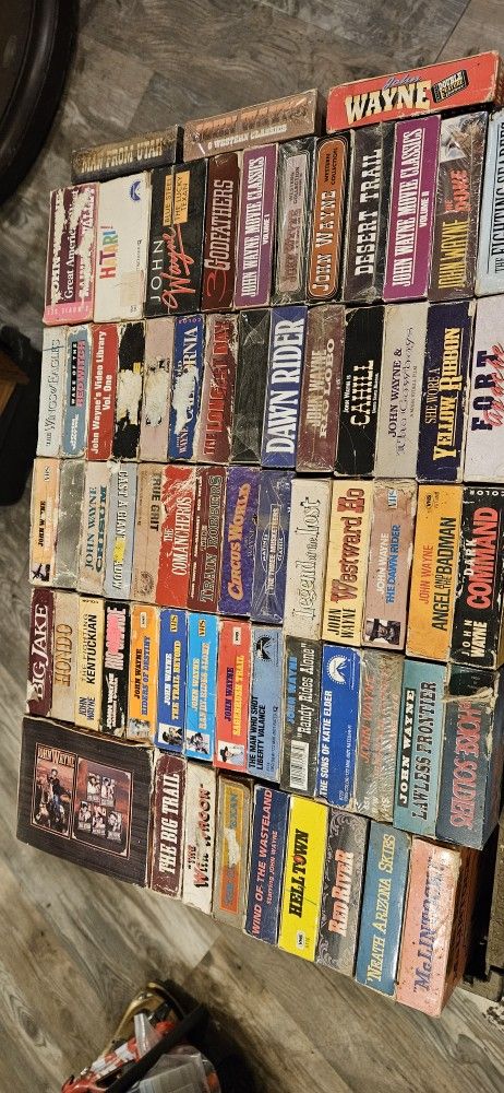 JOHN WAYNE CLASSIC MOVIES- APPROXIMATELY 70 VHS TAPES