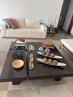 Coffee table Adriana hoyos
