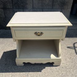 vintage whitewash end table 