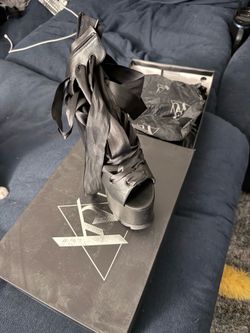 YRU Ballet Bae platform size 8